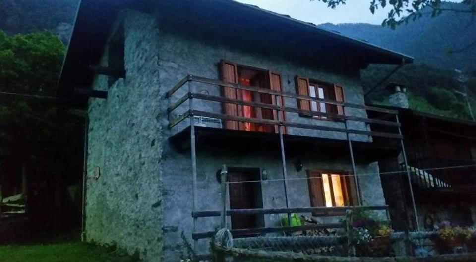 Casa Indipendente Val D'Ayas - Challand Saint Anselme Exterior foto